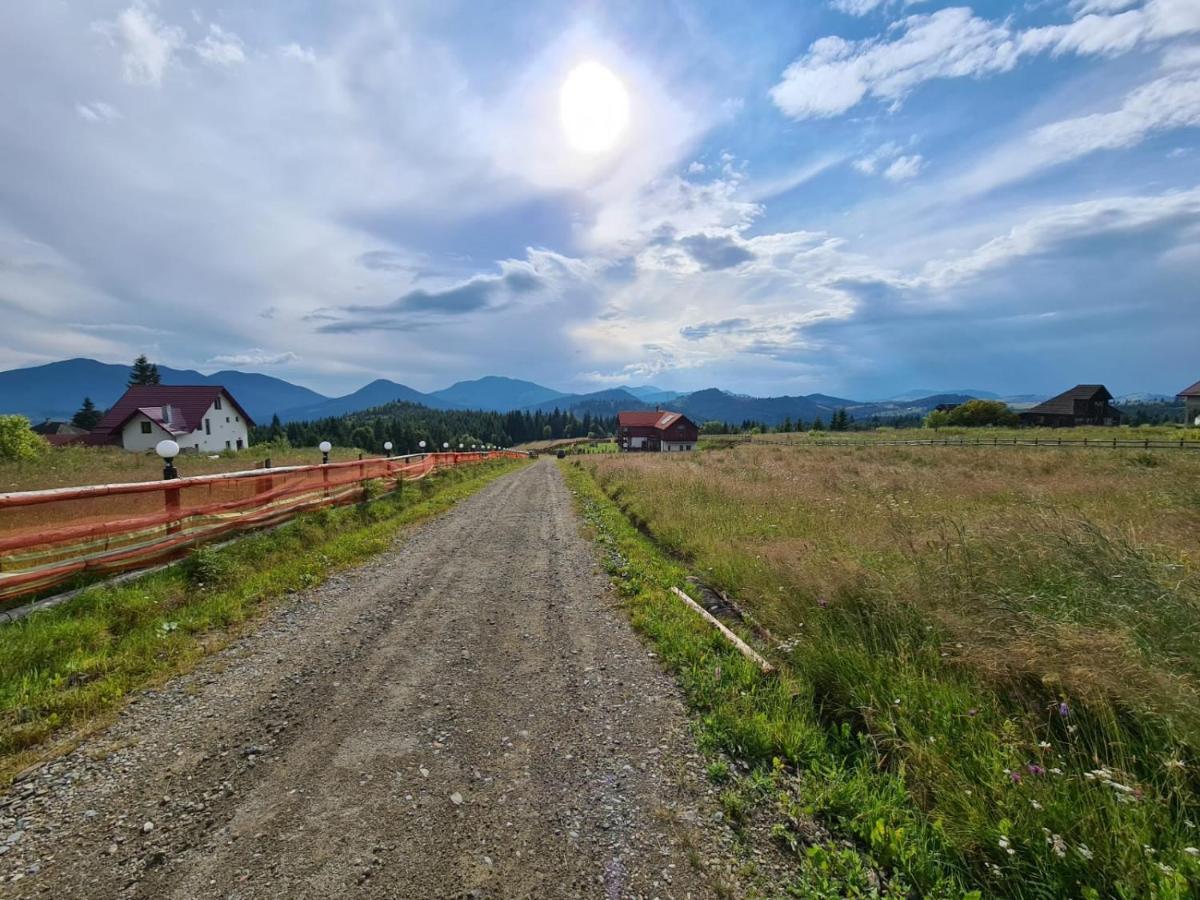 Pensiunea Zana Muntilor Piatra Fantanele Esterno foto